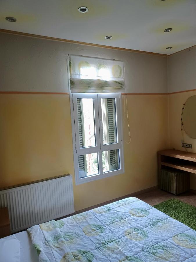 Room "Honeybee" In A Neoclassical House Kastoria Exterior photo